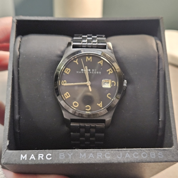 Marc by Marc Jacobs Black Watch - Picture 3 of 6